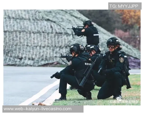 UFC猿人与冰人激烈对决谁将成为终极战斗之王