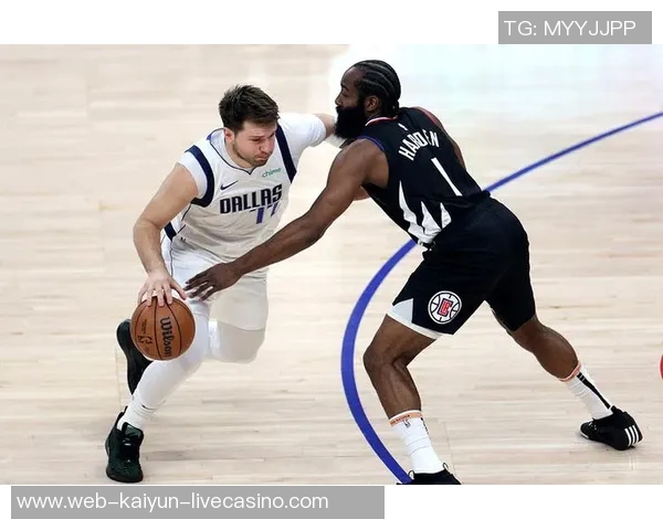 小牛队与太阳队激战正酣谁能在季后赛中笑到最后